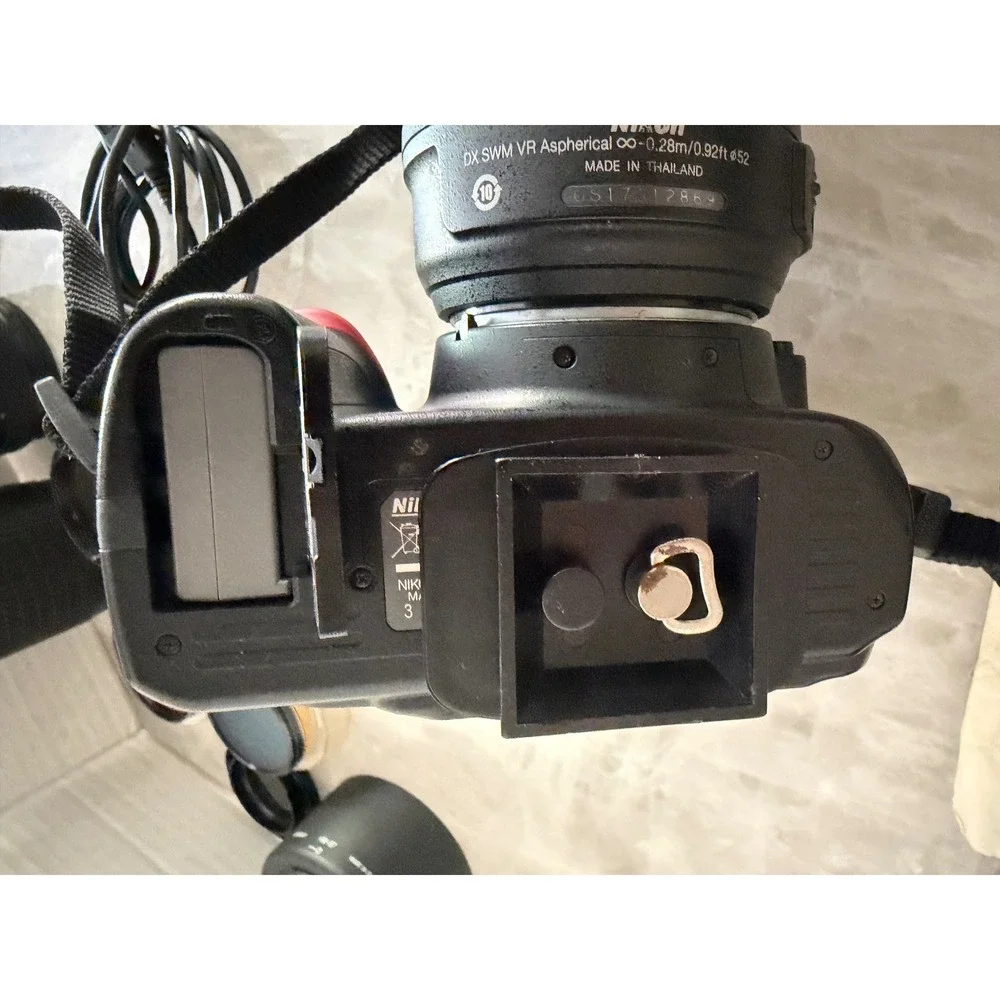 Nikon D3000 DSLR Camera‎ Bundle 3 Lenses 18-55mm 55-200mm 70-300mm
